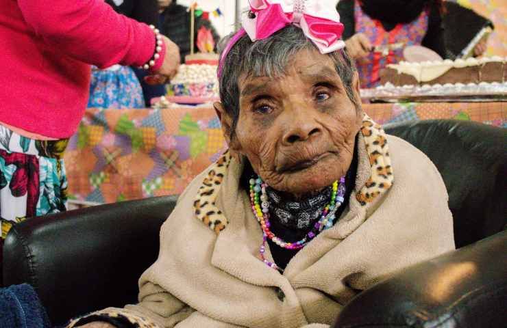Dona Jùlia donna più anziana mondo Brasile cosa mangia