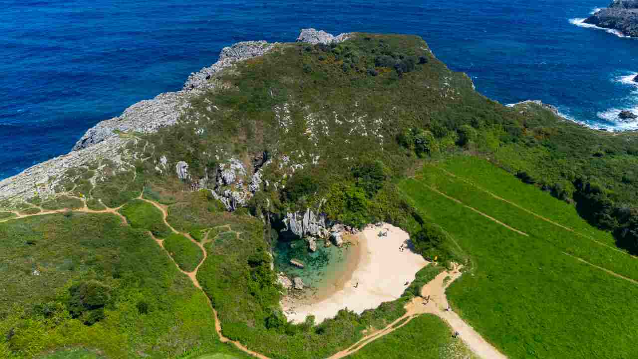 Fenomeni naturali sorprendenti dolina buco terreno