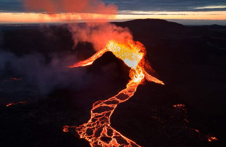 vulcano Mayon eruzione