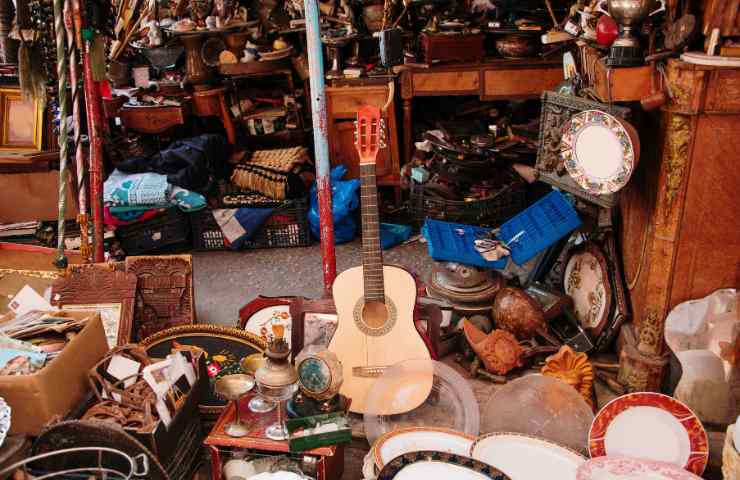 car boot sale disfarsi di oggetti inutili