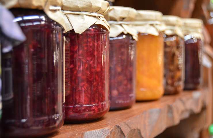 Barattoli marmellata e la muffa: cosa sapere