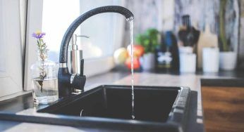 Piatti davvero sporchi: per una pulizia migliore acqua calda o fredda?