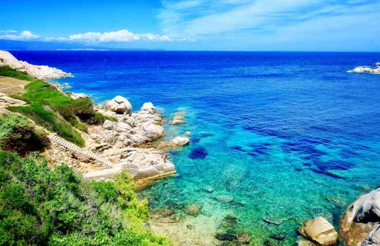 Spiagge cale nascoste poco affollate costa italiana