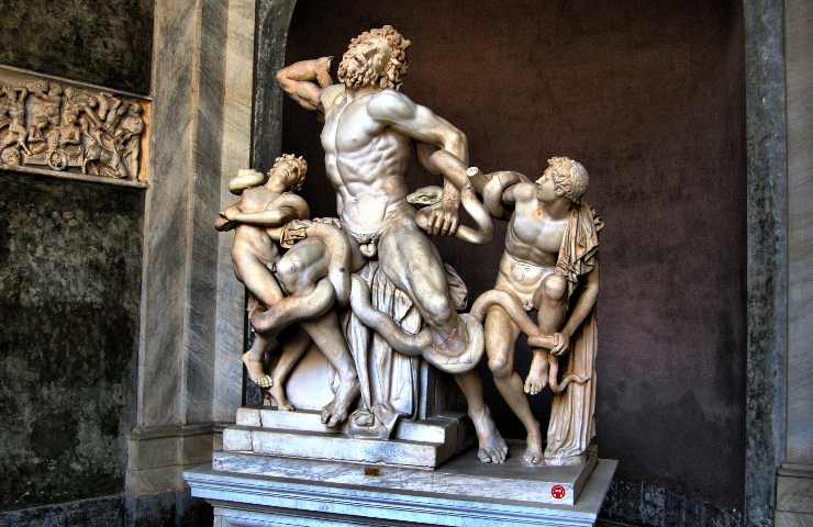 Ultima Generazione condanna statua Laocoonte