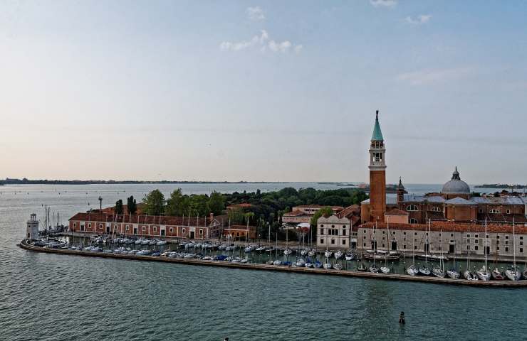 Venezia divieto accesso navi crociera