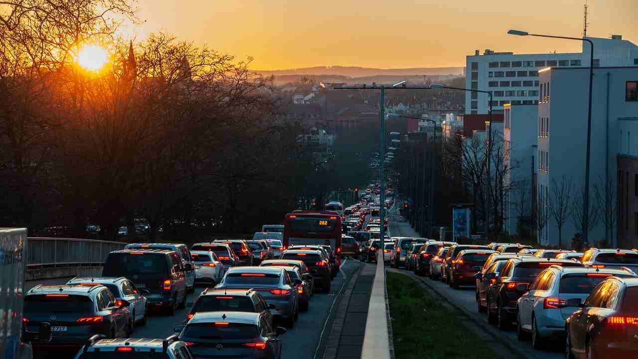 traffico smog città tecnologia aria pulita