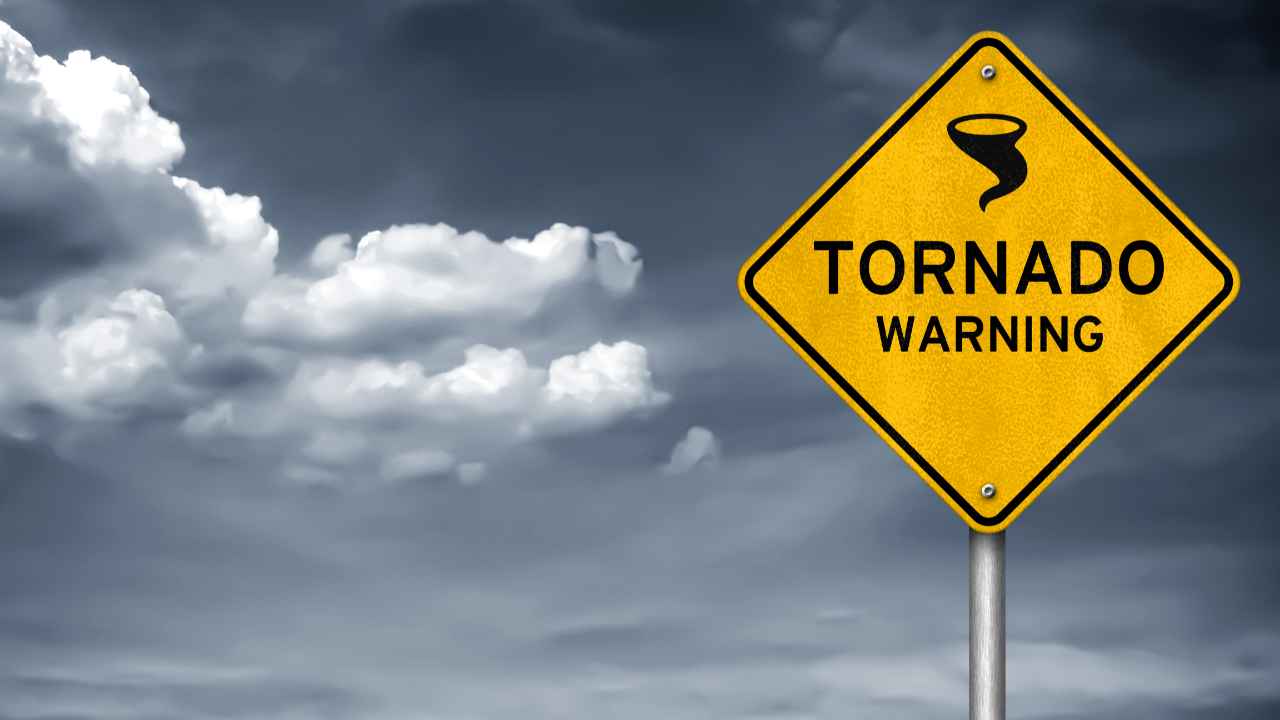 Come comportarsi con un tornado per non restare feriti