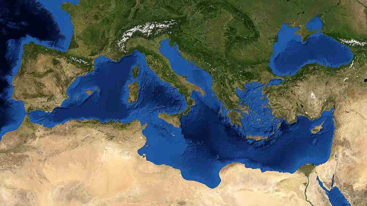 Vulcani sottomarini presenza basalto Mediterraneo come oceano