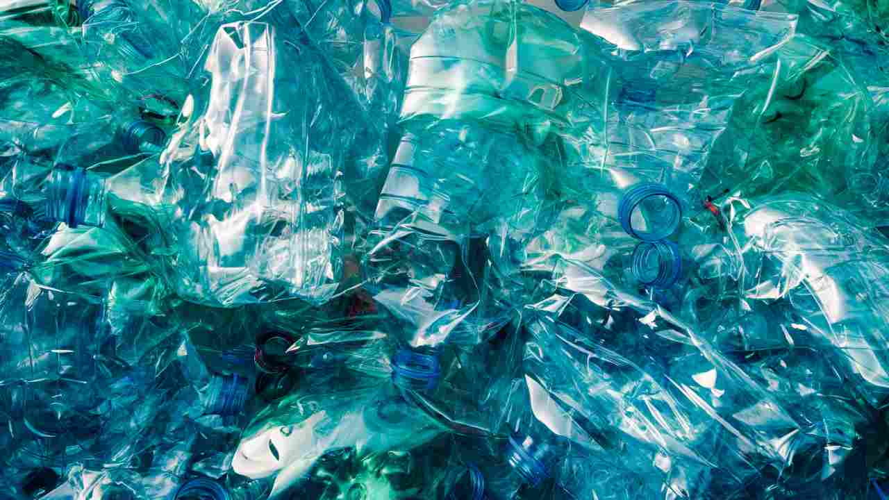bottiglie di plastica riciclo