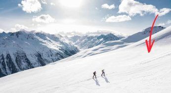 Vedono un puntino correre verso di loro: gli scalatori non immaginano cosa sia