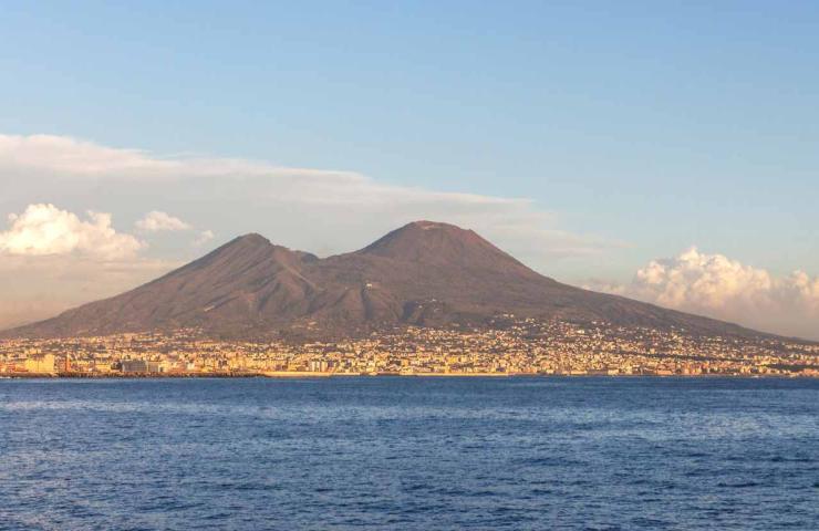 Mare verde Napoli ragioni