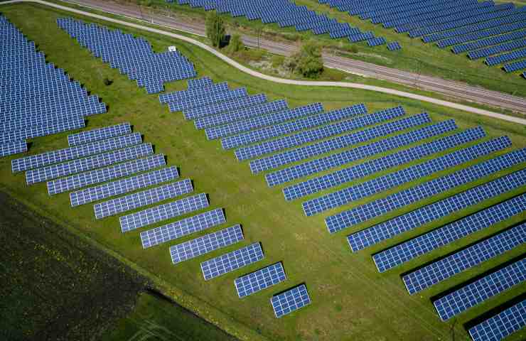Transizione energia rinnovabile soluzione cambiamento climatico