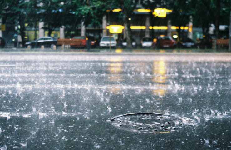 Conviene di più correre o camminare sotto alla pioggia?