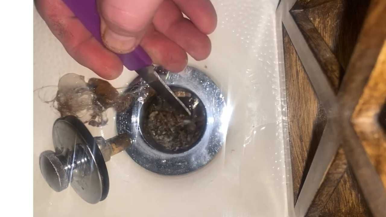 Capelli scarico doccia tappo sporco video disgustoso