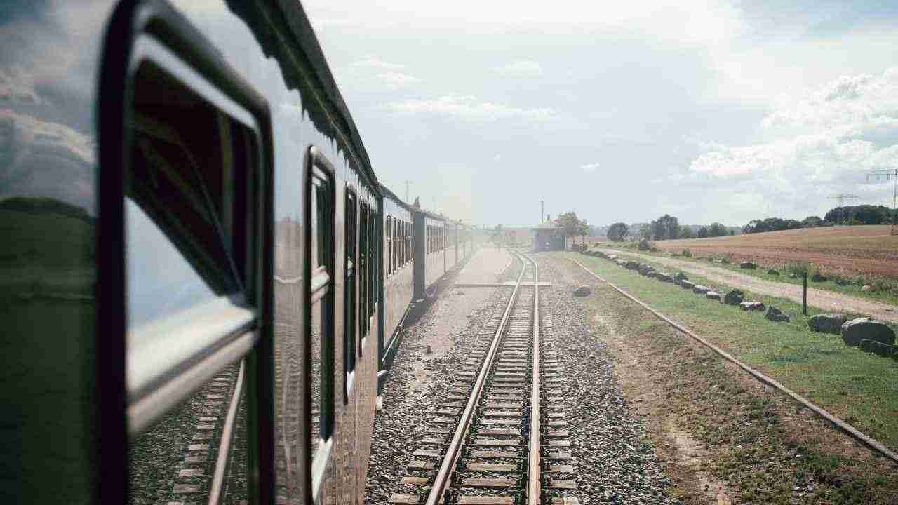 Torino Caluso stazione incidente treni