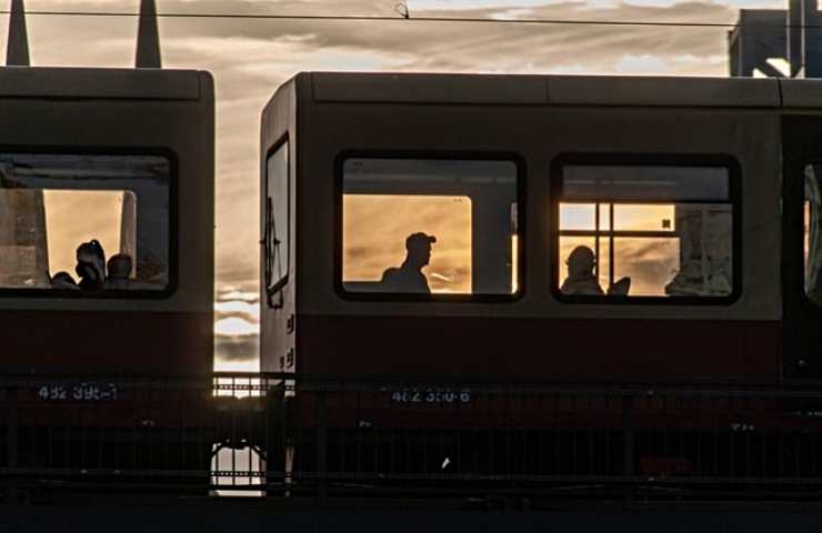 Treno nel mirino: i dettagli