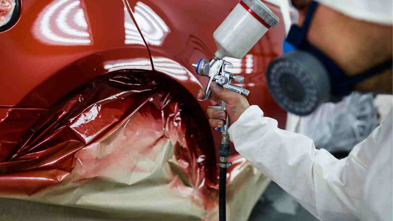 Cromatura dell'auto vietata dalla Commissione Europea perché inquina