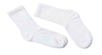 Calzini, troppo sporchi: farli tornare bianchi con questo rimedio naturale