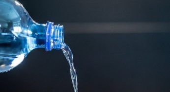 Acqua minerale dei discount, scopri cosa bevi: da dove arriva