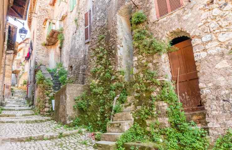 muli raccolta differenziata Artena borgo 