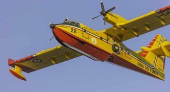 Incendio nel pomeriggio, fiamme vicino alle case: evacuate centinaia di persone