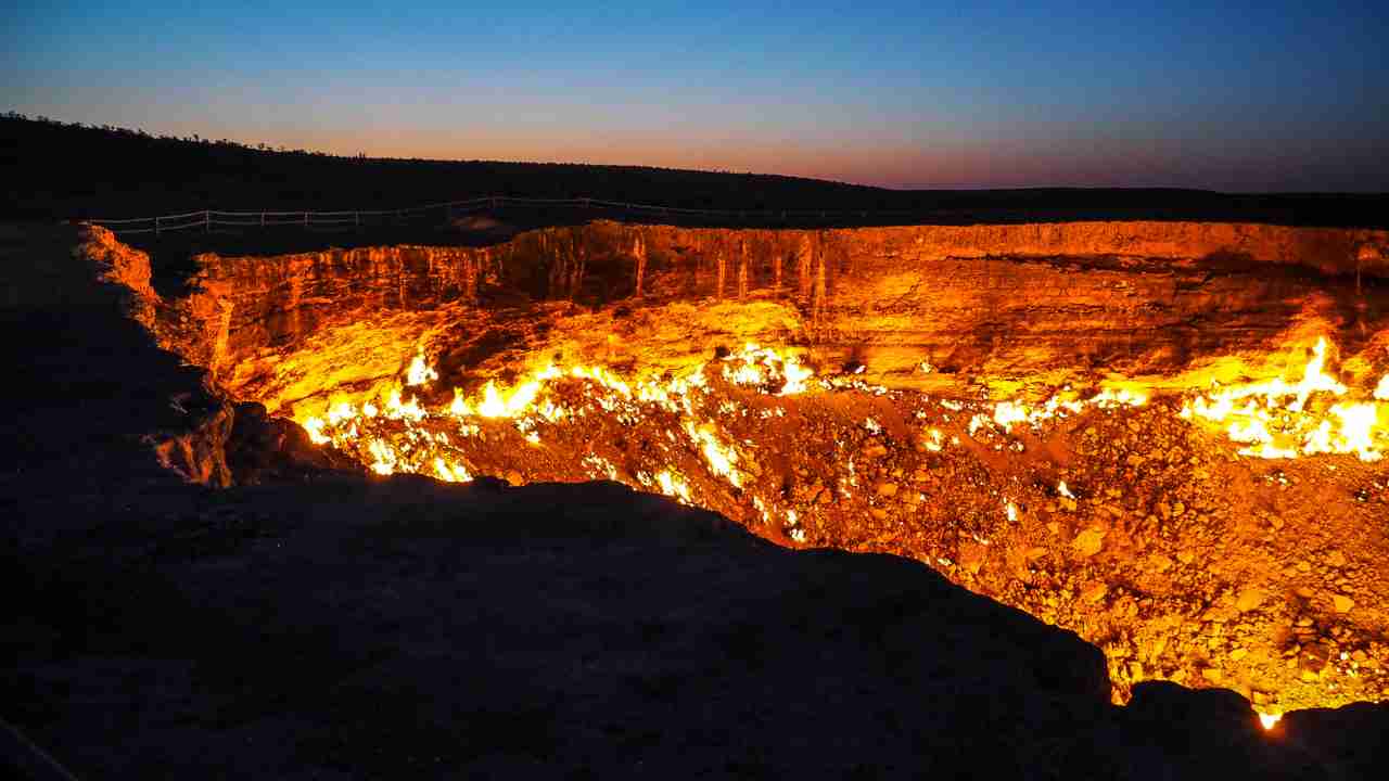 La porta dell'inferno dove sorge e perché si chiama così