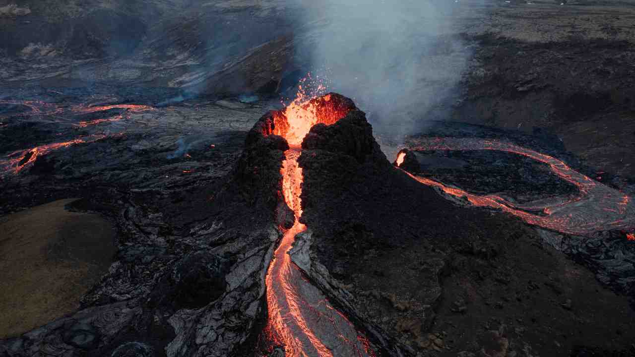 Anidride carbonica spinge magma superficie scoperta