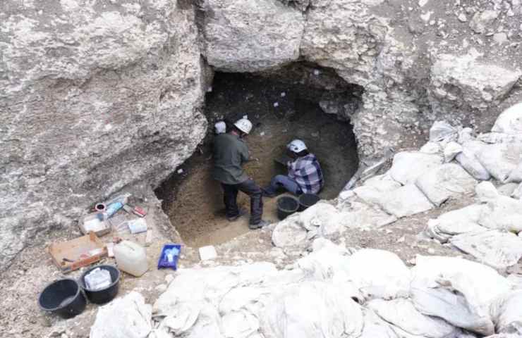 Grotta di 16mila anni fa scoperta con reperti fantastici al suo interno