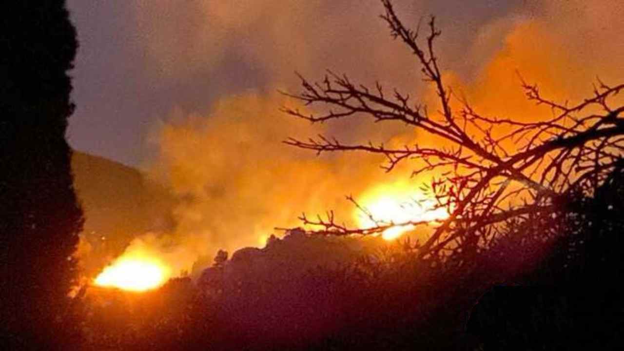 Incendio all'isola d'Elba, la situazione