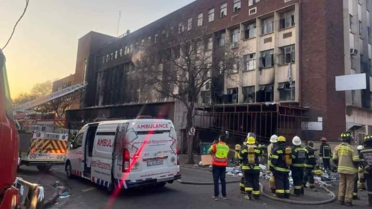 Incendio Johannesburg quanti morti