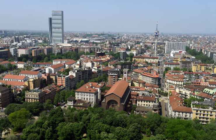 Milano alberi ripiantare verde