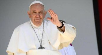 Il Papa contro i negazionisti, poi si rivolge ai giovani