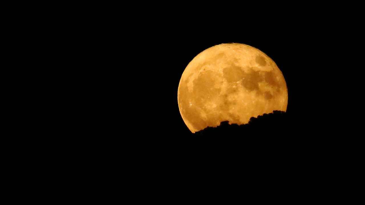 Superluna Storione quando perchè