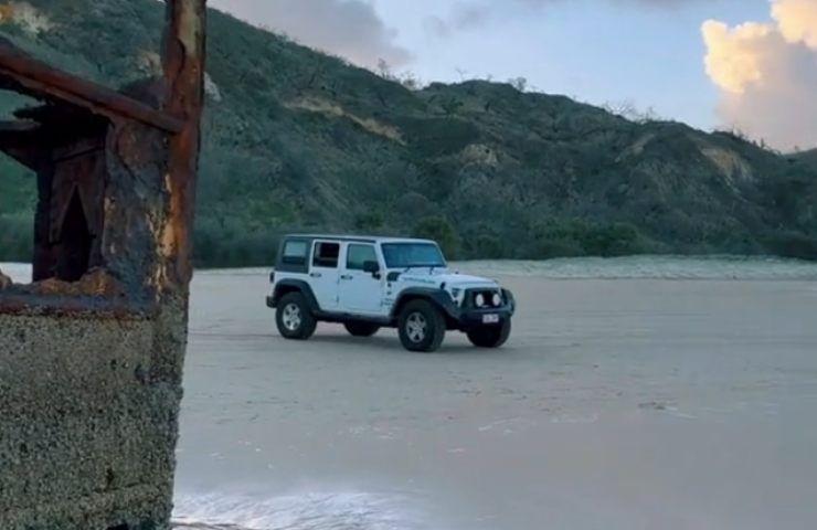 La spiaggia più pericolosa al mondo è sull'isola di Fraser