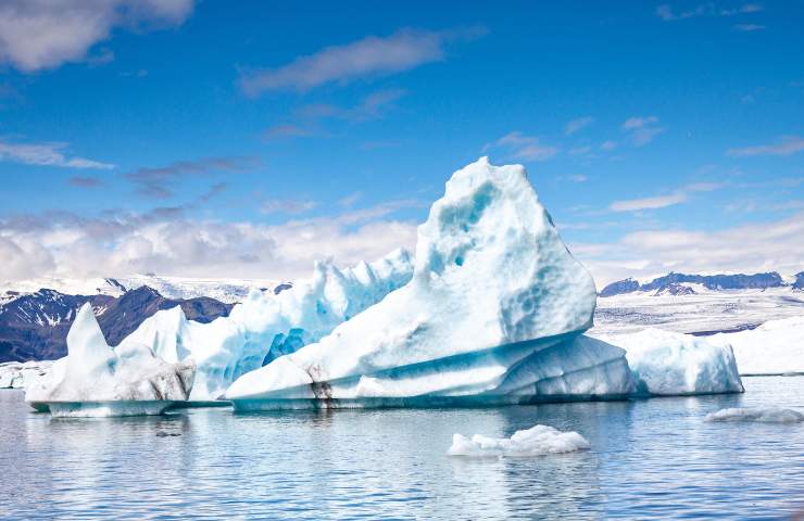 video iceberg davanti groenlandia