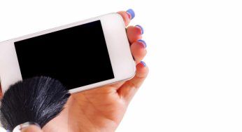 Pc, tablet o cellulare per pulirli non sprecare soldi inutili: la soluzione green