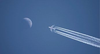 Aerei, per combattere l’inquinamento si pensa a cambiare rotte