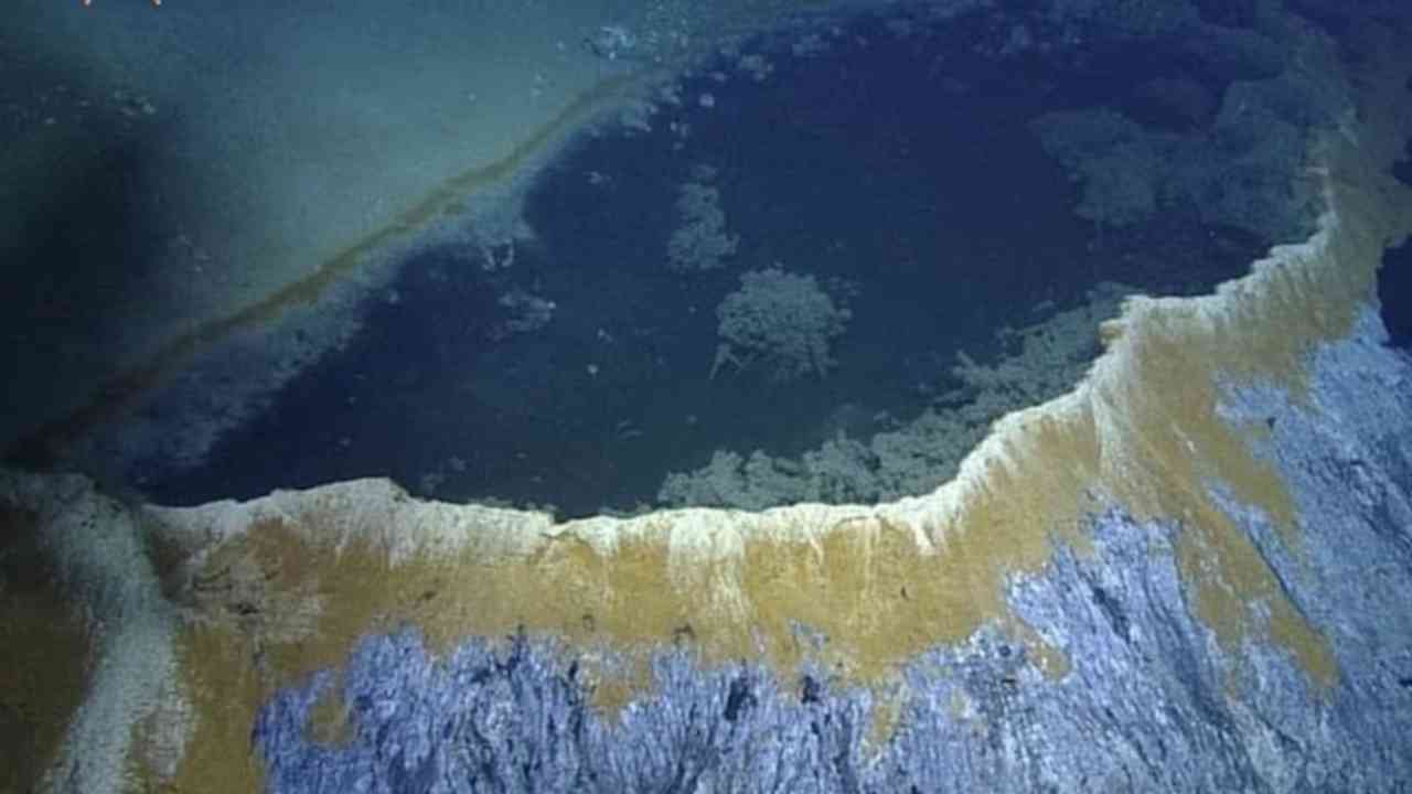 lago pericoloso tossico Golfo del Messico