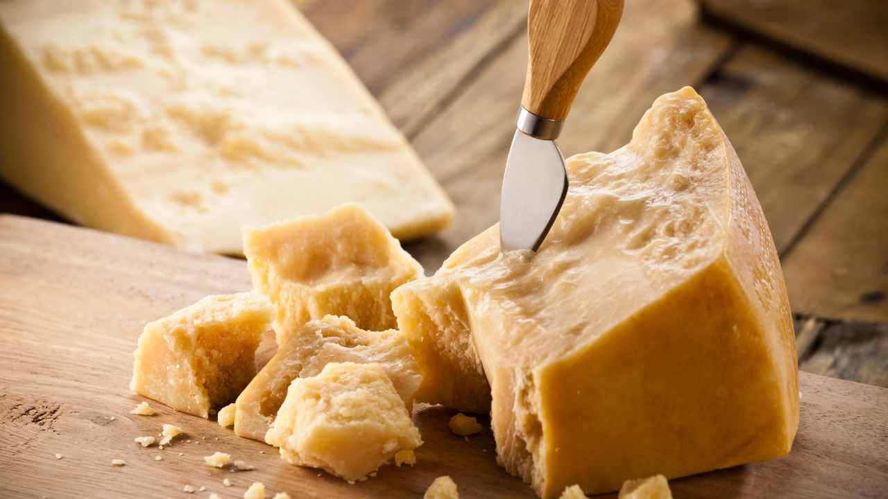 Parmigiano microchip controllo qualità