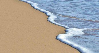 Dramma in spiaggia: donna muore annegata mentre fa il bagno