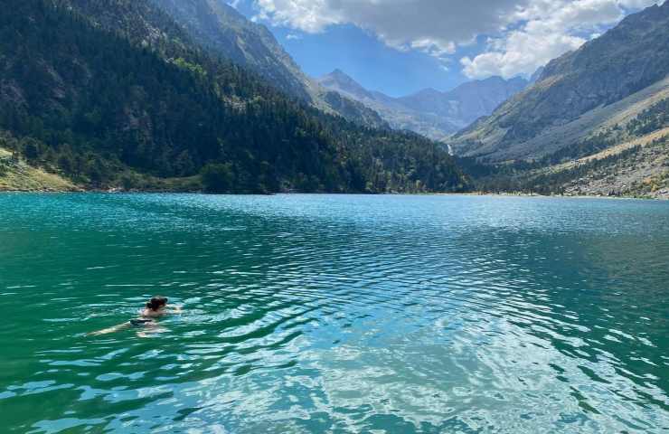 lago Pirenei turisti danneggiano acque con creme