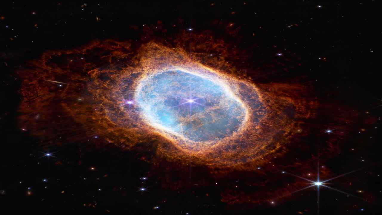 nebulosa anello nuove foto nuovi colori