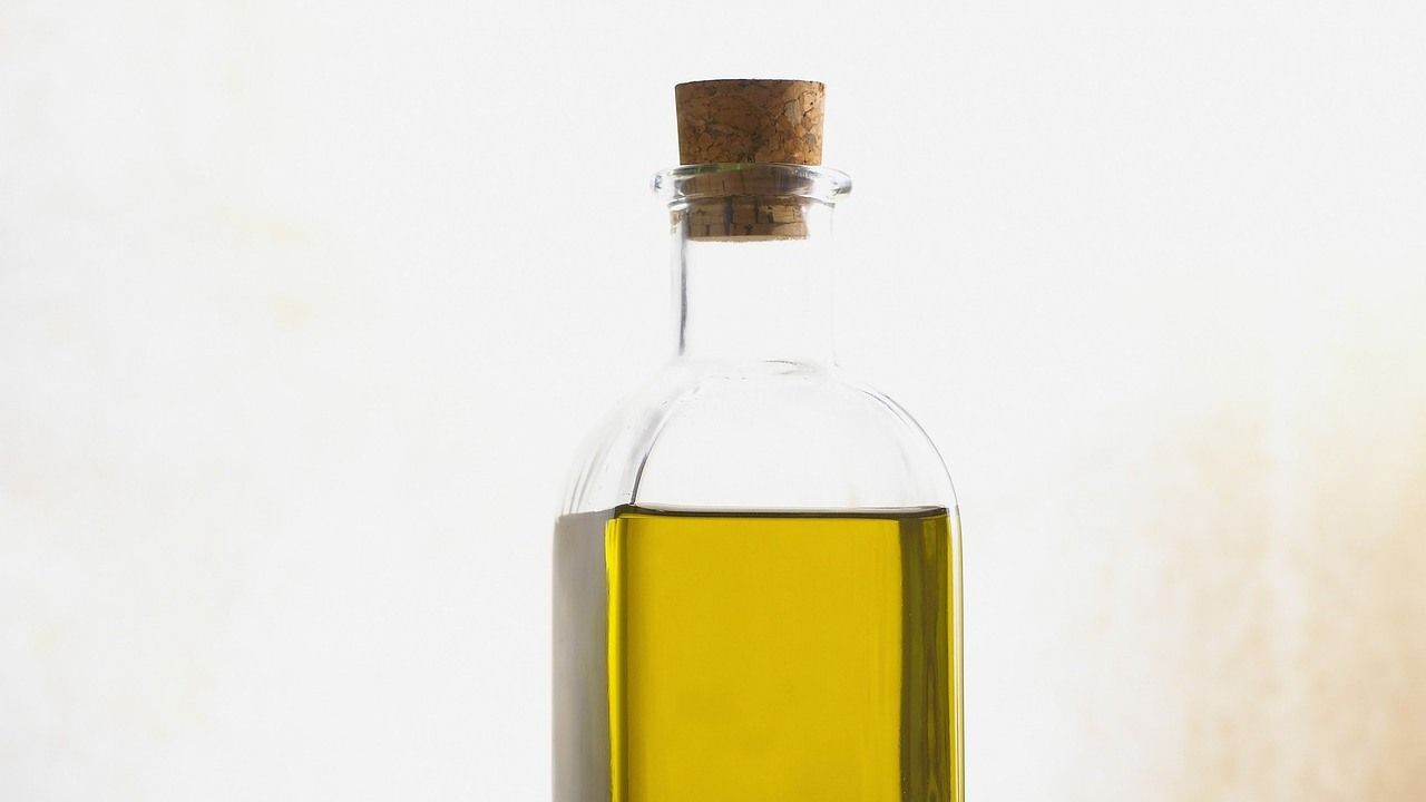 olio nocciole cura