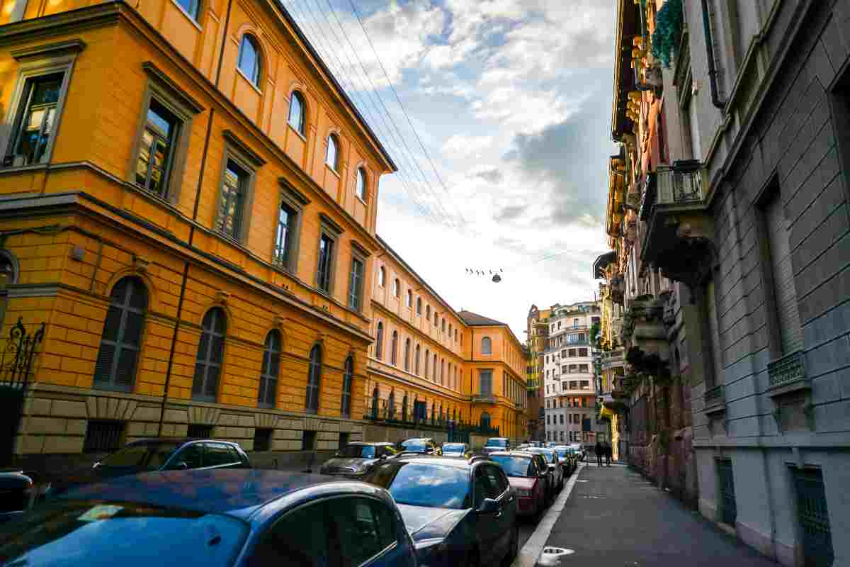 Auto in centro a Milano