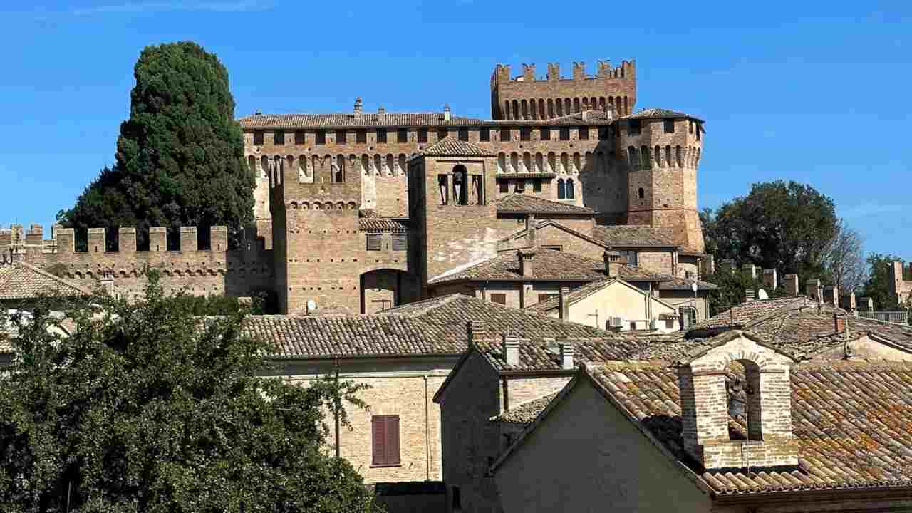 Il Castello che ispirò il canto V dell'Inferno dantesco: dove si trova 