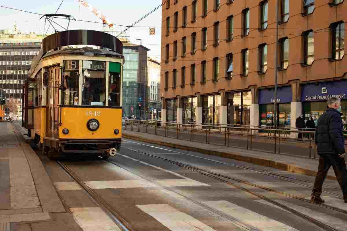 tram pedone milano