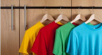 Vecchie magliette sparse, se ancora non te ne sei liberato usale così: utili anche in casa