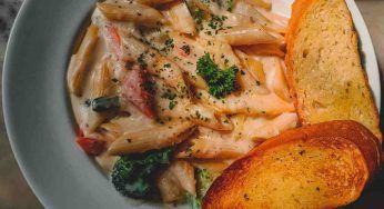Per dimagrire davvero bisogna eliminare pane e pasta? La risposta in controtendenza che fa capire perché non perdi peso