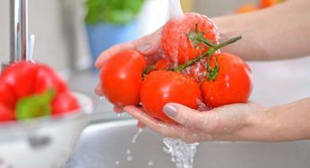 Frutta e verdura, ancora ansia da pesticidi: ti suggeriamo un altro modo per poterli eliminare