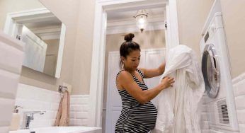 Perché bisogna lavare la biancheria da letto al rovescio: lo dicono gli esperti